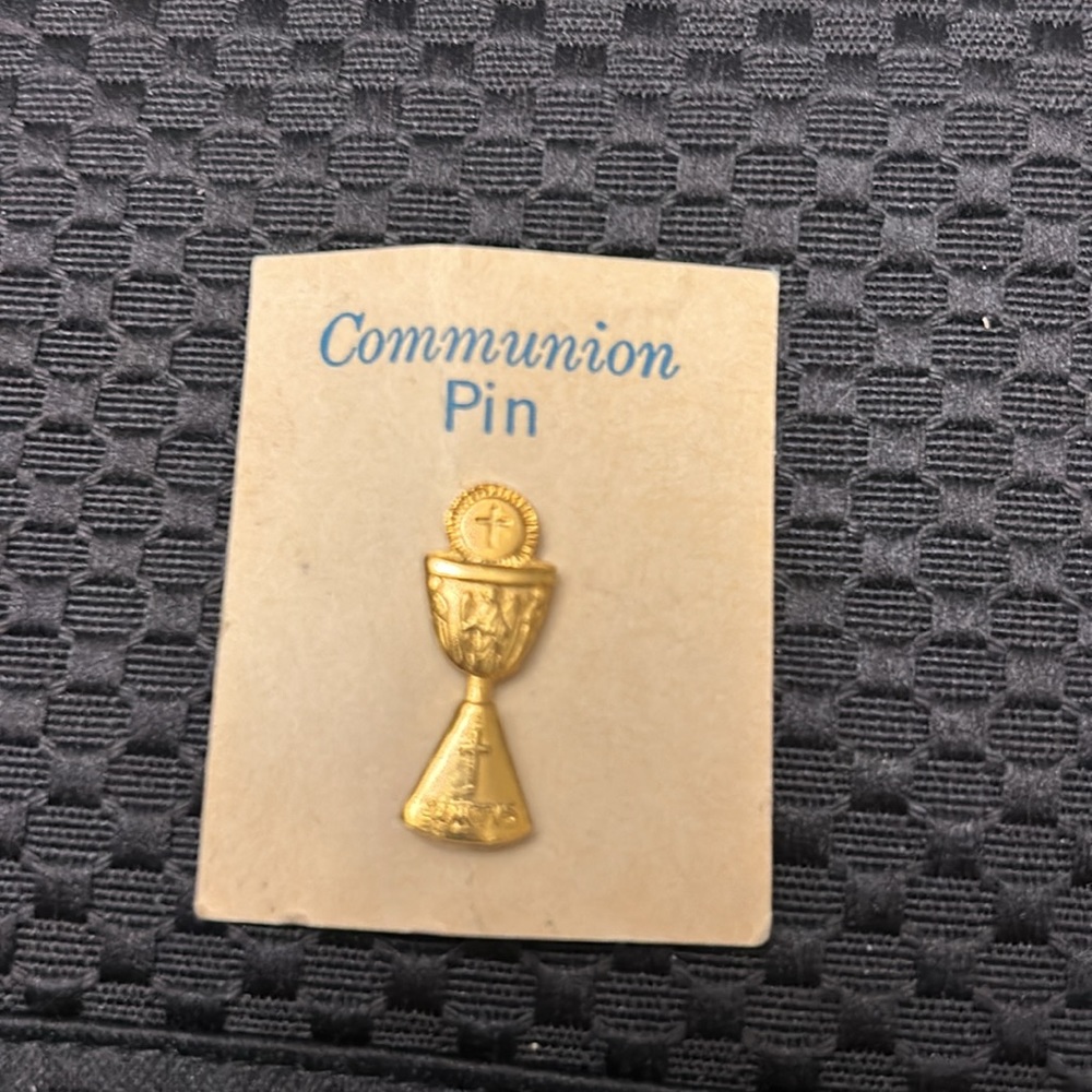 Vintage Goldtone Communion Pin, NWOT
